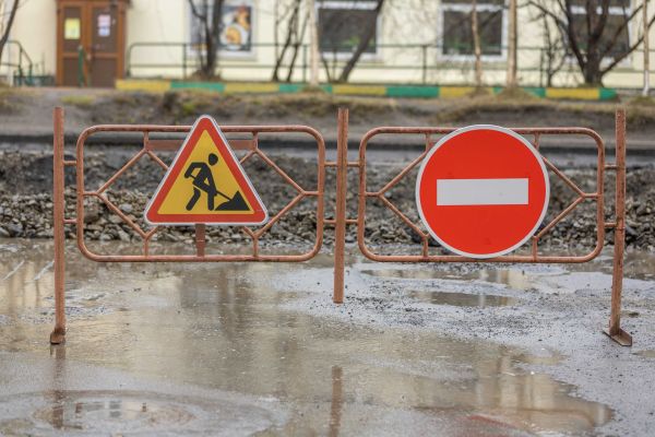Top 5 conseils pour allier sécurité et design avec des panneaux de chantier à Nantes