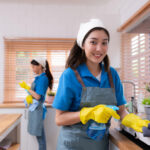 Tips Cleaning Service: Cara Melakukan Dusting yang Efektif untuk Ruangan Bersih dan Sehat